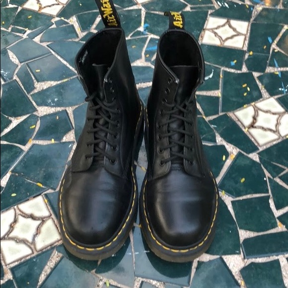 Dr. Martens 1460 Greasy Leather Boots Men US 8 - Picture 6 of 8